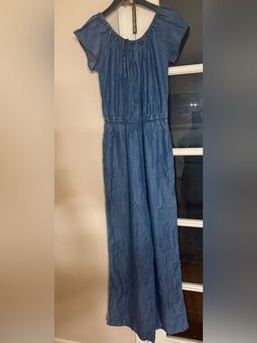 NWT MAX JEANS Jumpsuit color jeans / Blue women’s size Medium